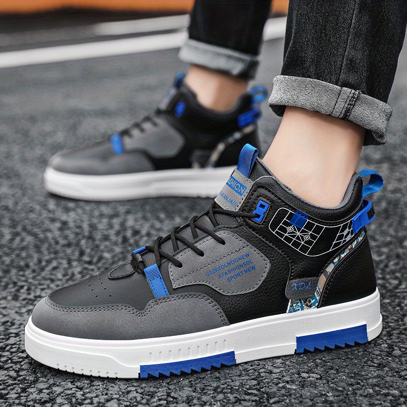 mens alphabets detail trendy skate shoes breathable non slip sneakers mens footwear details 9