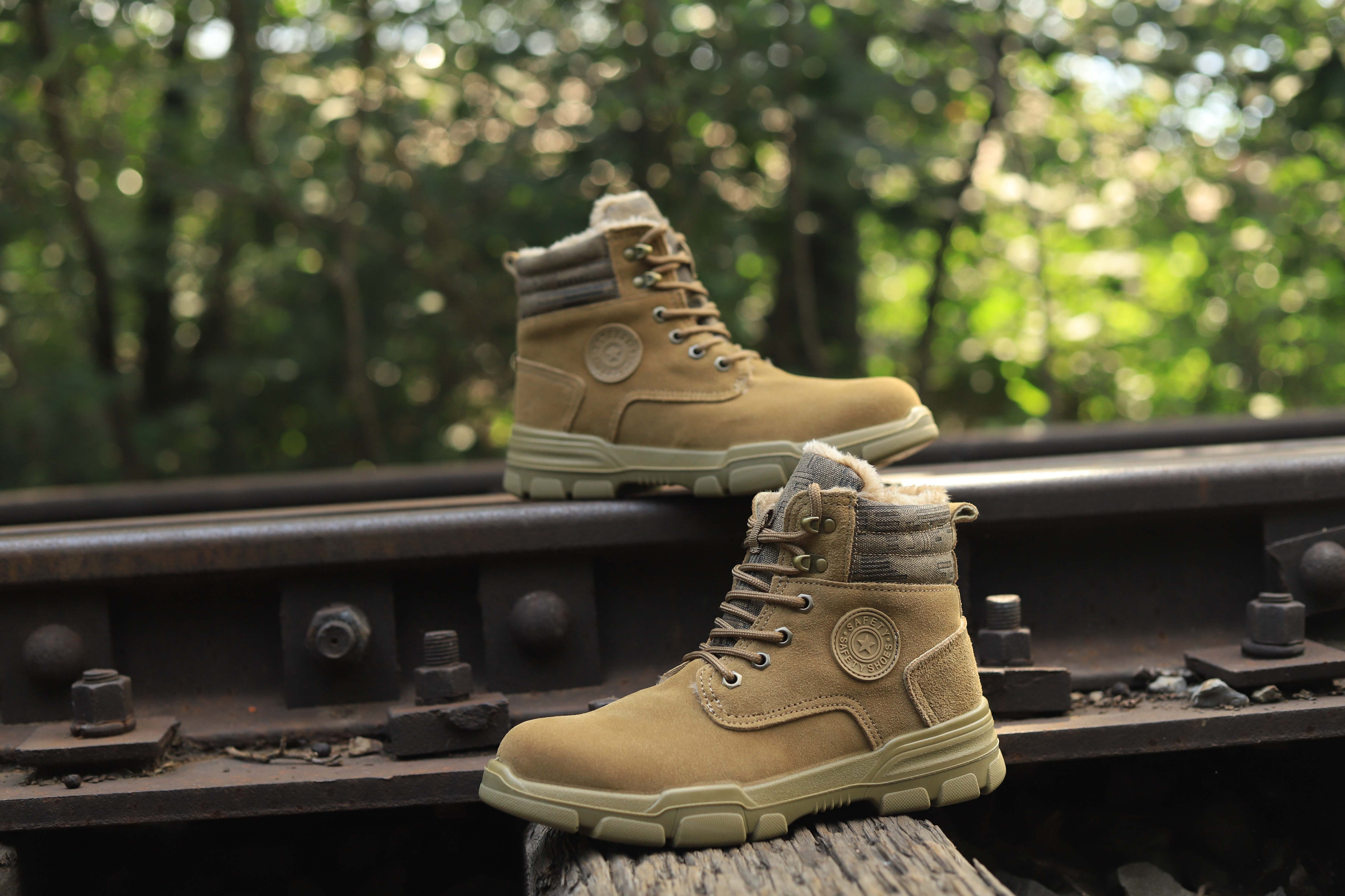 mens steel toe puncture proof anti skid work safety shoes with warm plush lining industrial construction sneakers winter details 3