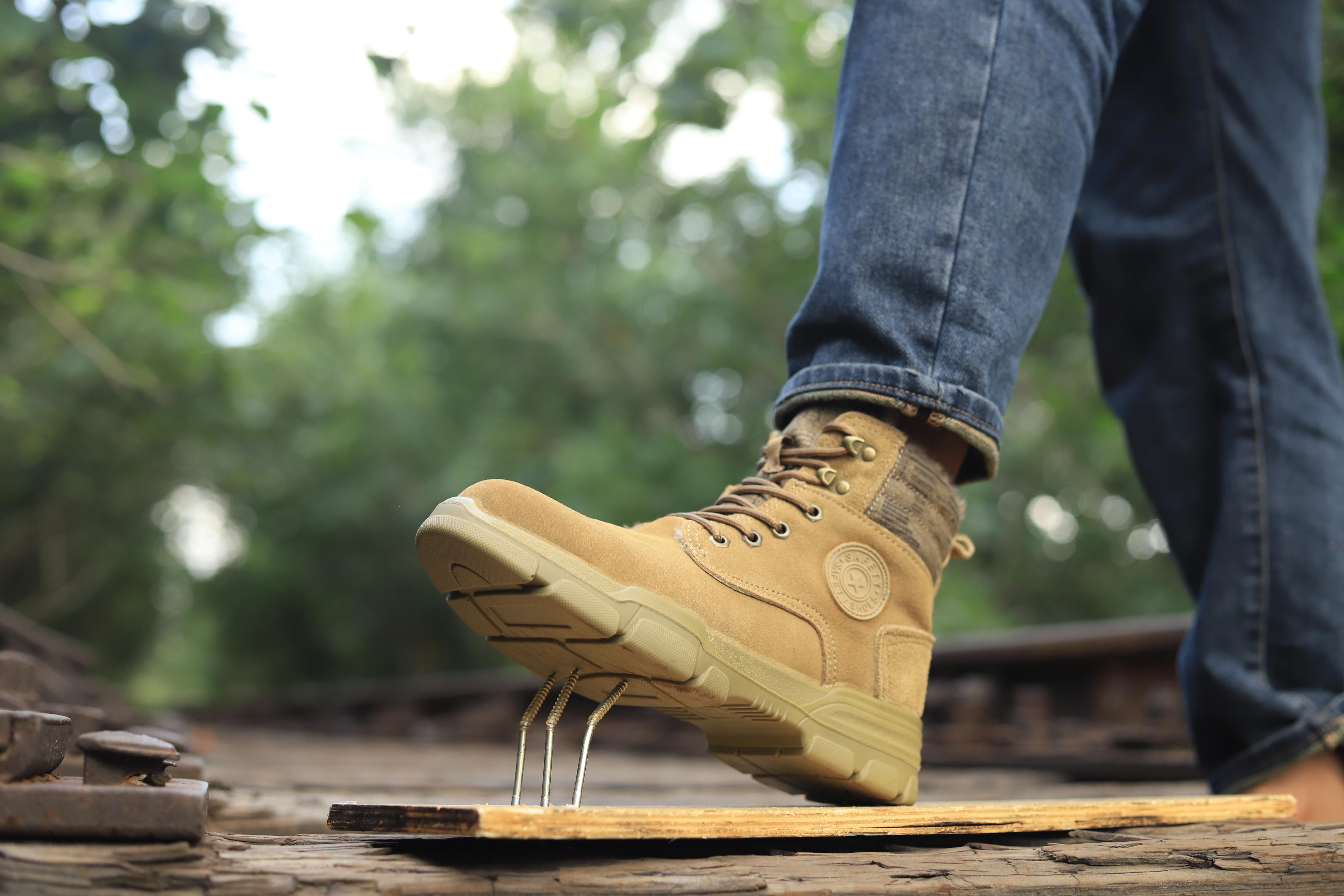 mens steel toe puncture proof anti skid work safety shoes with warm plush lining industrial construction sneakers winter details 4