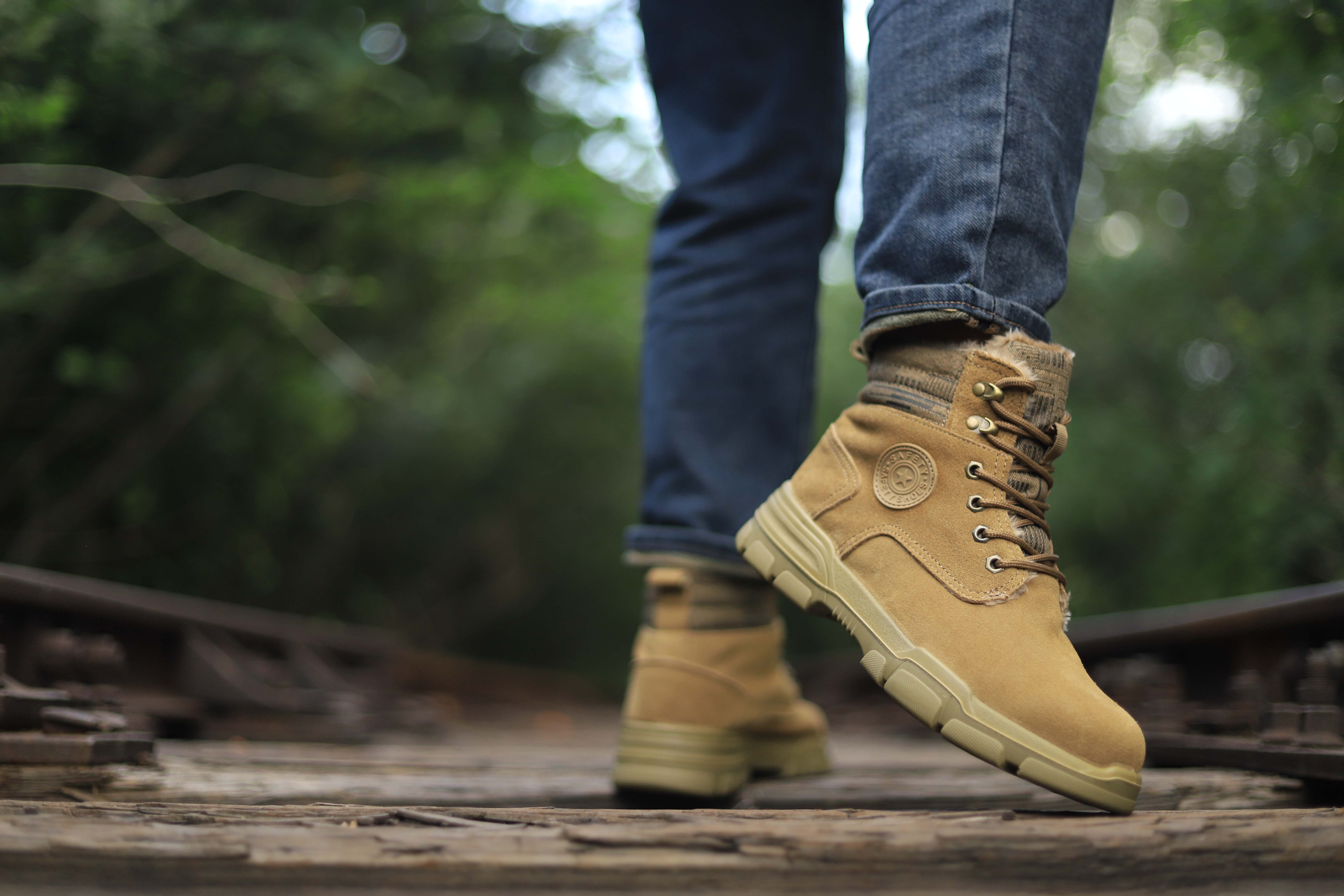 mens steel toe puncture proof anti skid work safety shoes with warm plush lining industrial construction sneakers winter details 8