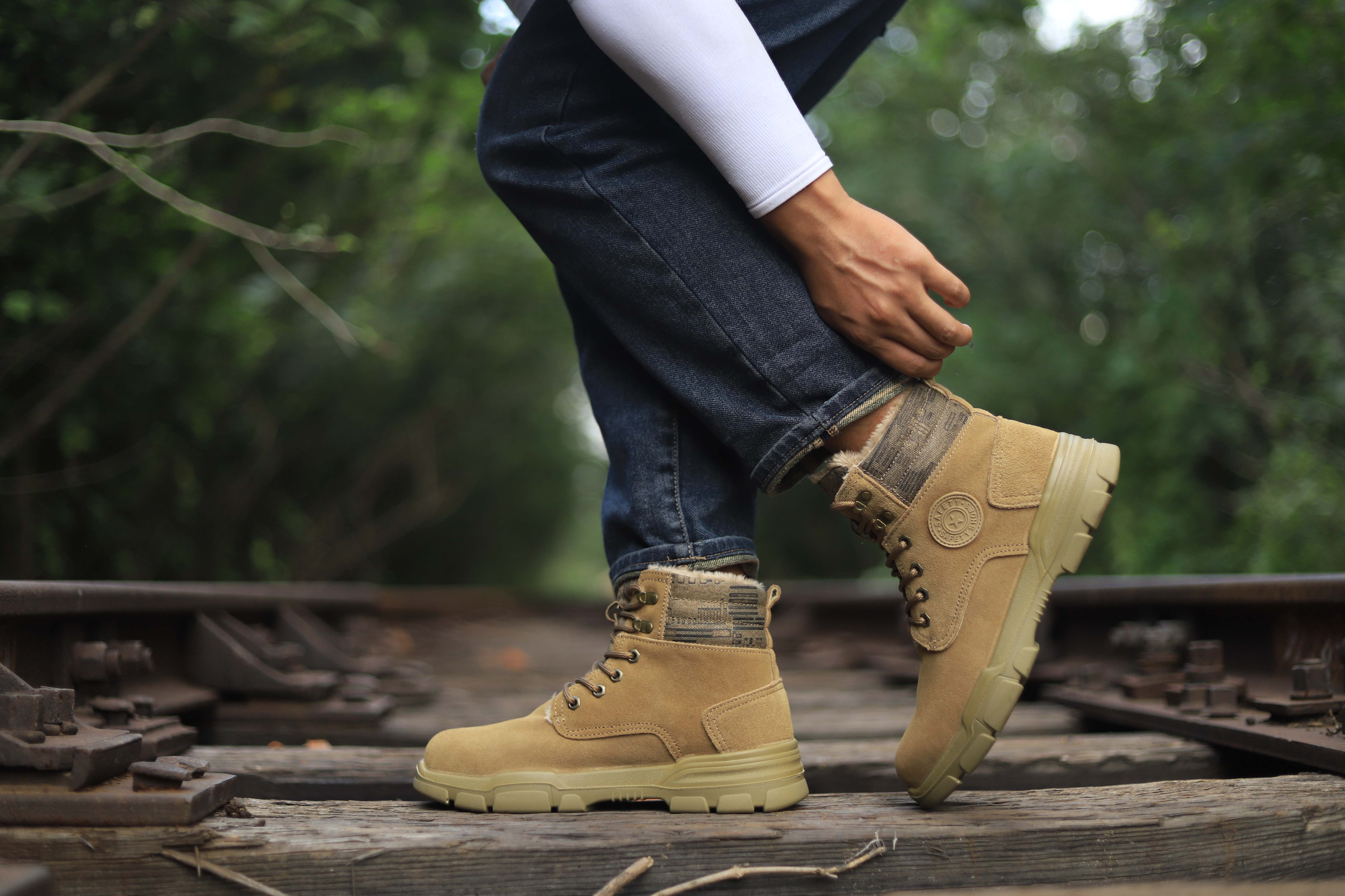 mens steel toe puncture proof anti skid work safety shoes with warm plush lining industrial construction sneakers winter details 11